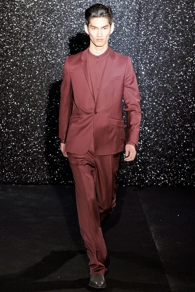 Look 19